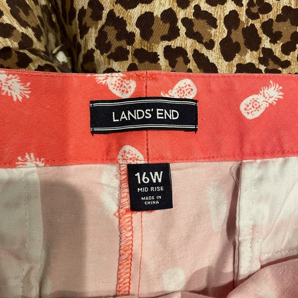 Land’s End midrise shorts 16W - Picture 3 of 3
